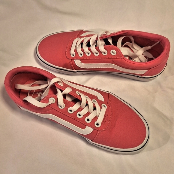 🎈🎈 VANS PINK & WHITE SNEAKERS - Picture 10 of 11